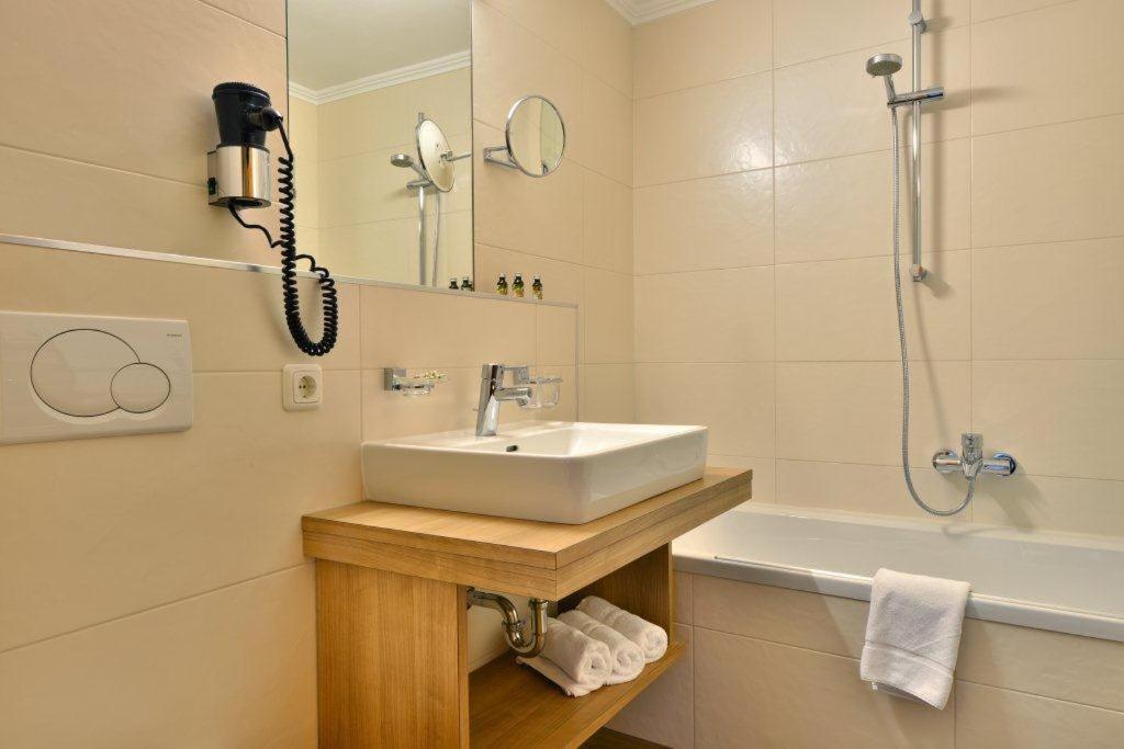 Gasthof Und Hotel Rieder Gmbh Jenbach Zewnętrze zdjęcie